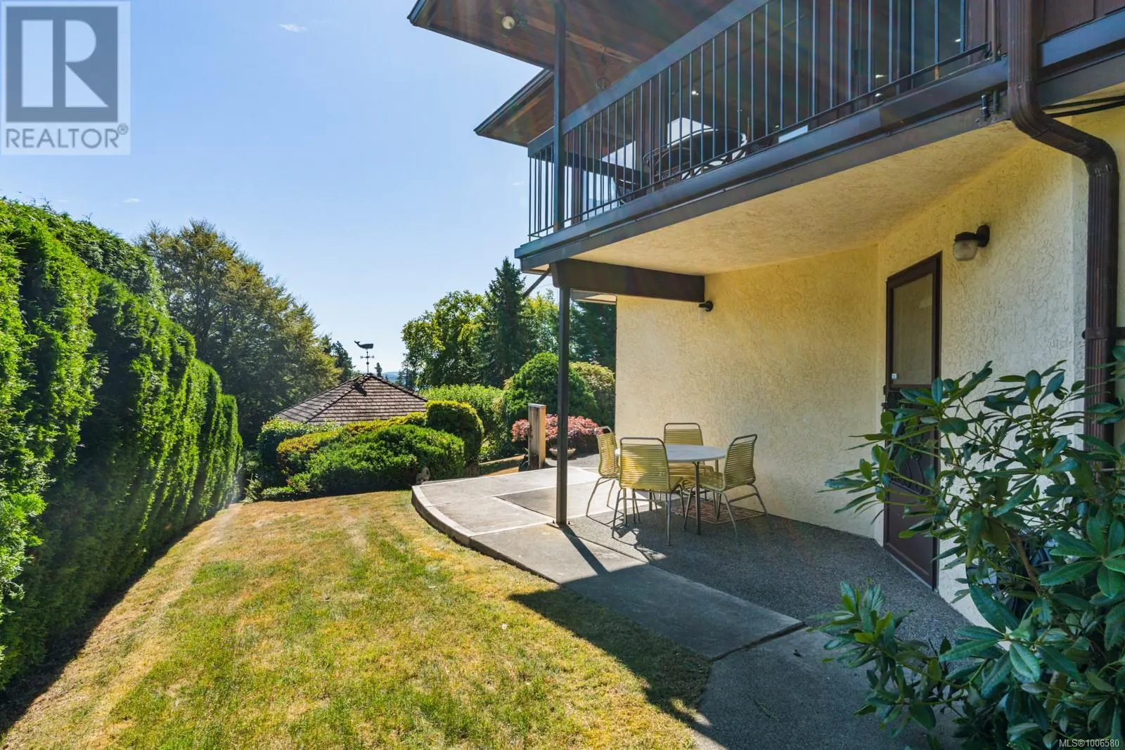 8833 Haro Park Terr