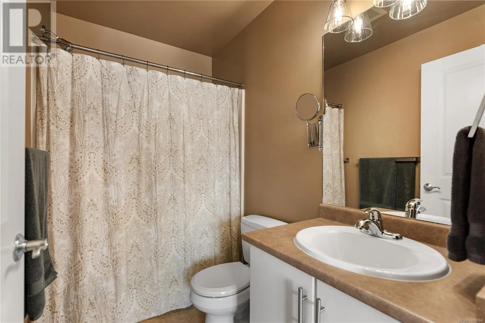 213 2220 Sooke Rd