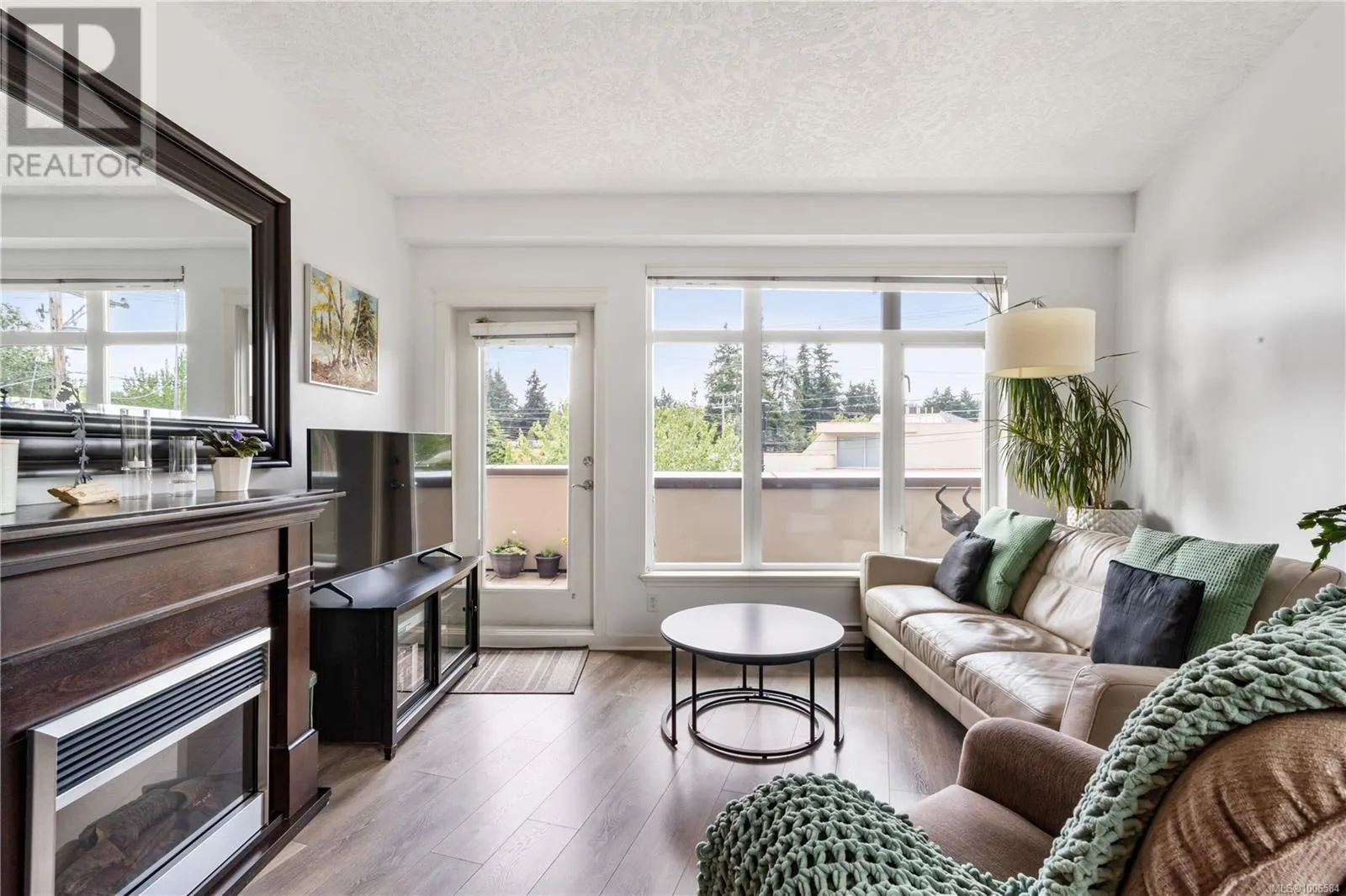 213 2220 Sooke Rd
