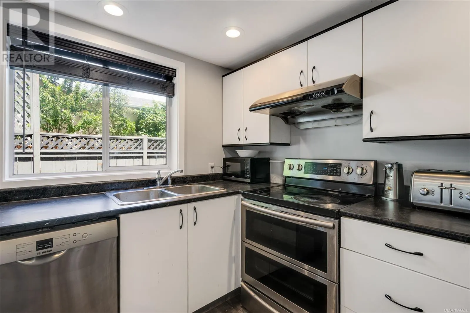 2183 Foul Bay Rd