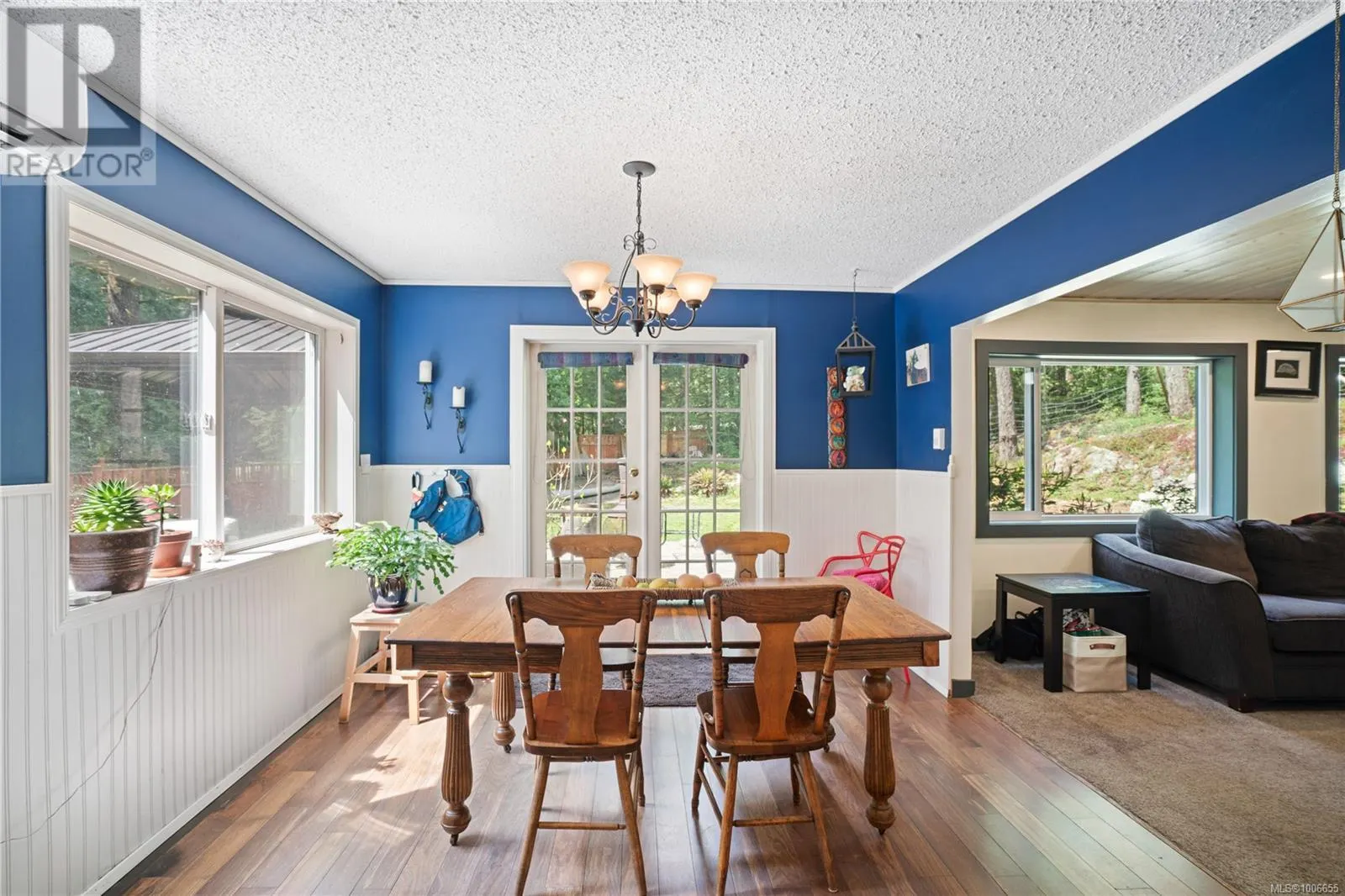 2455 Renfrew Rd