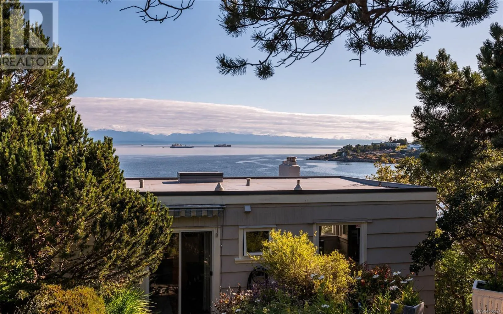 488 Beach Dr