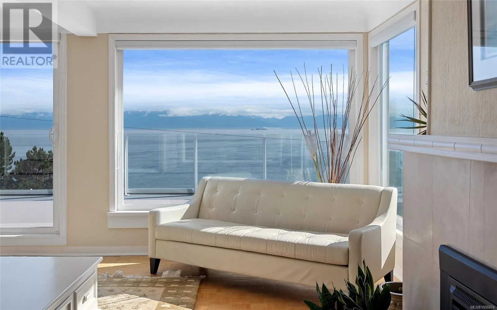 488 Beach Dr