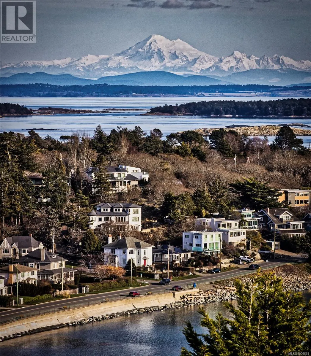488 Beach Dr