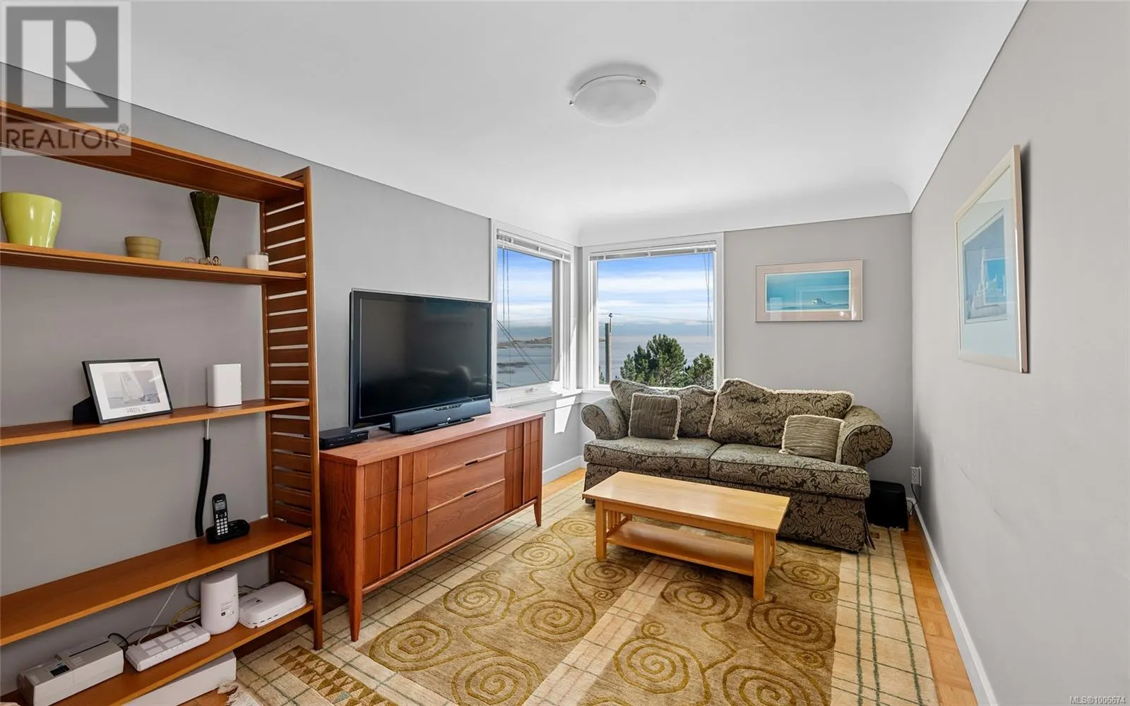 488 Beach Dr