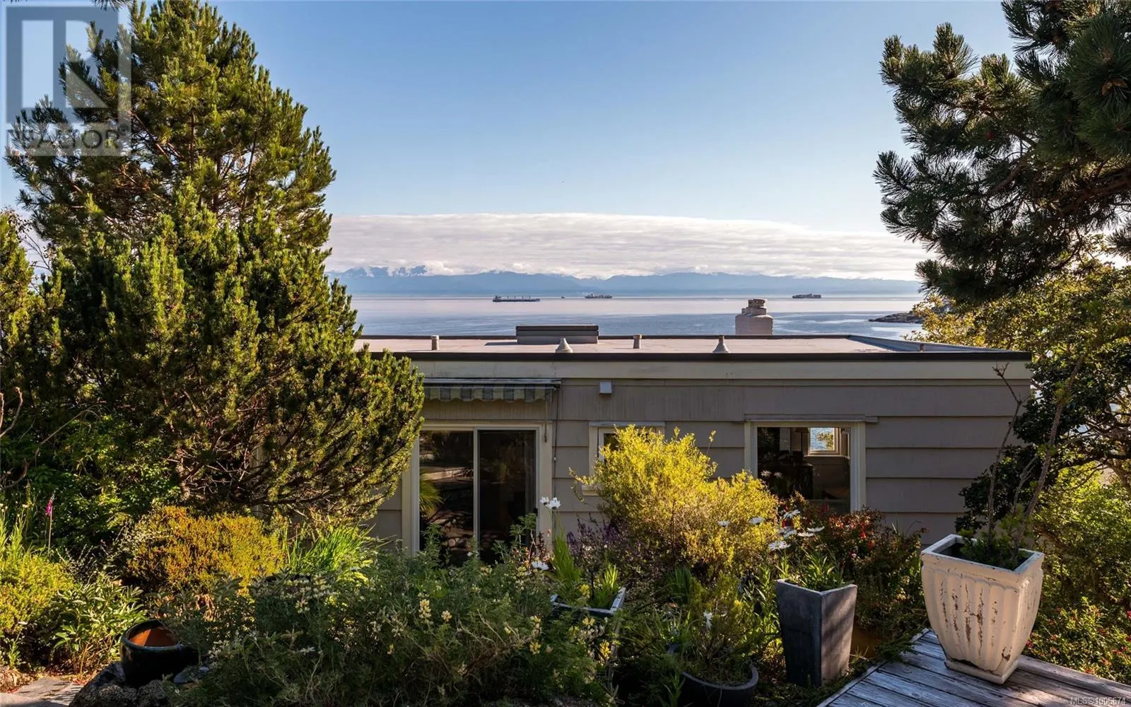 488 Beach Dr