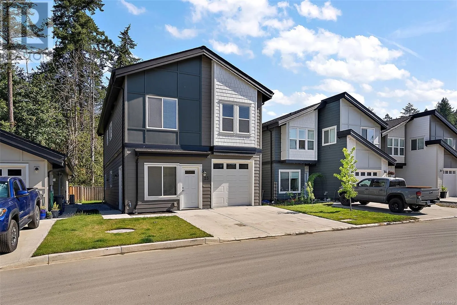 23 Saanich Ridge Dr