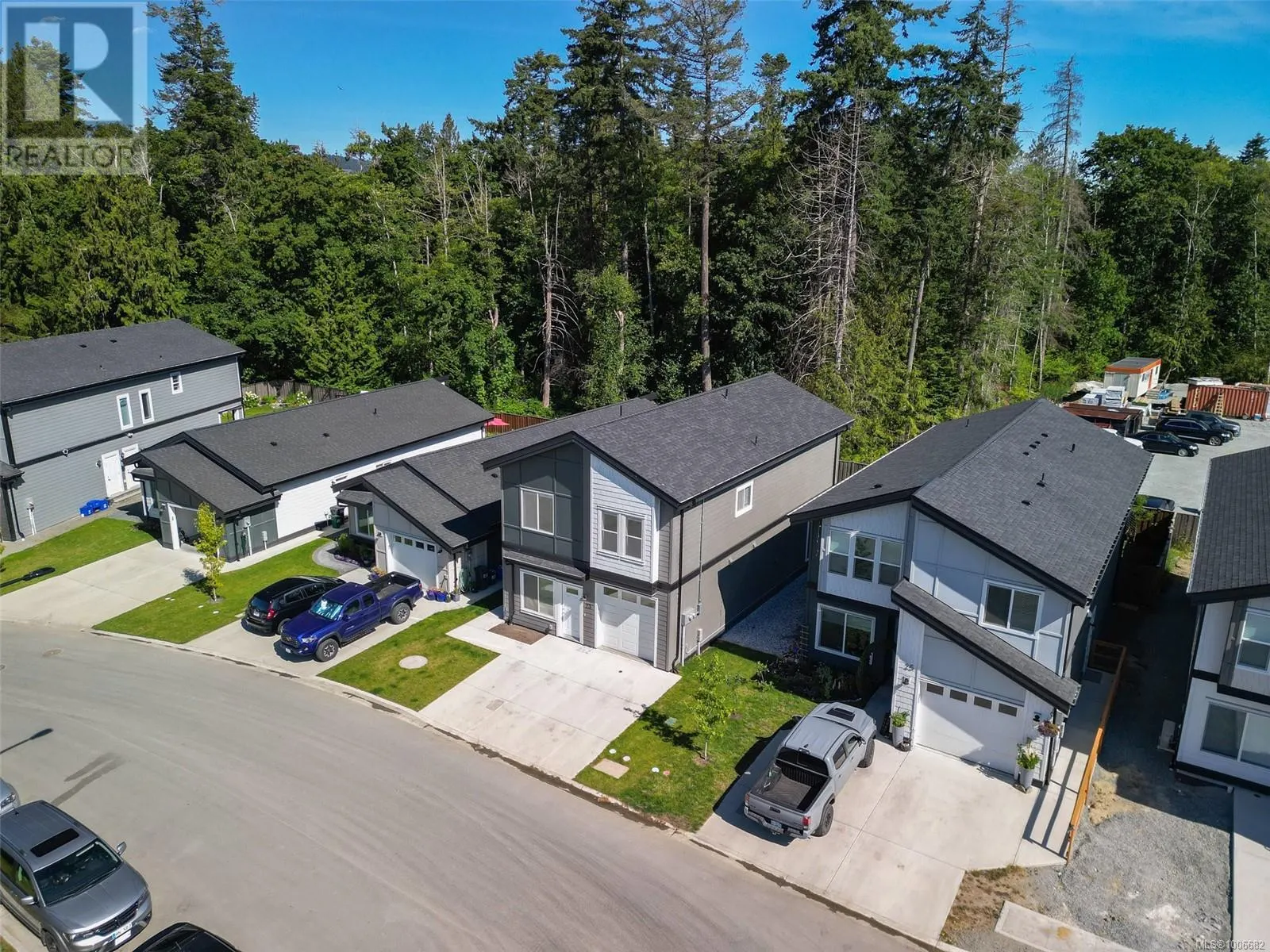 23 Saanich Ridge Dr