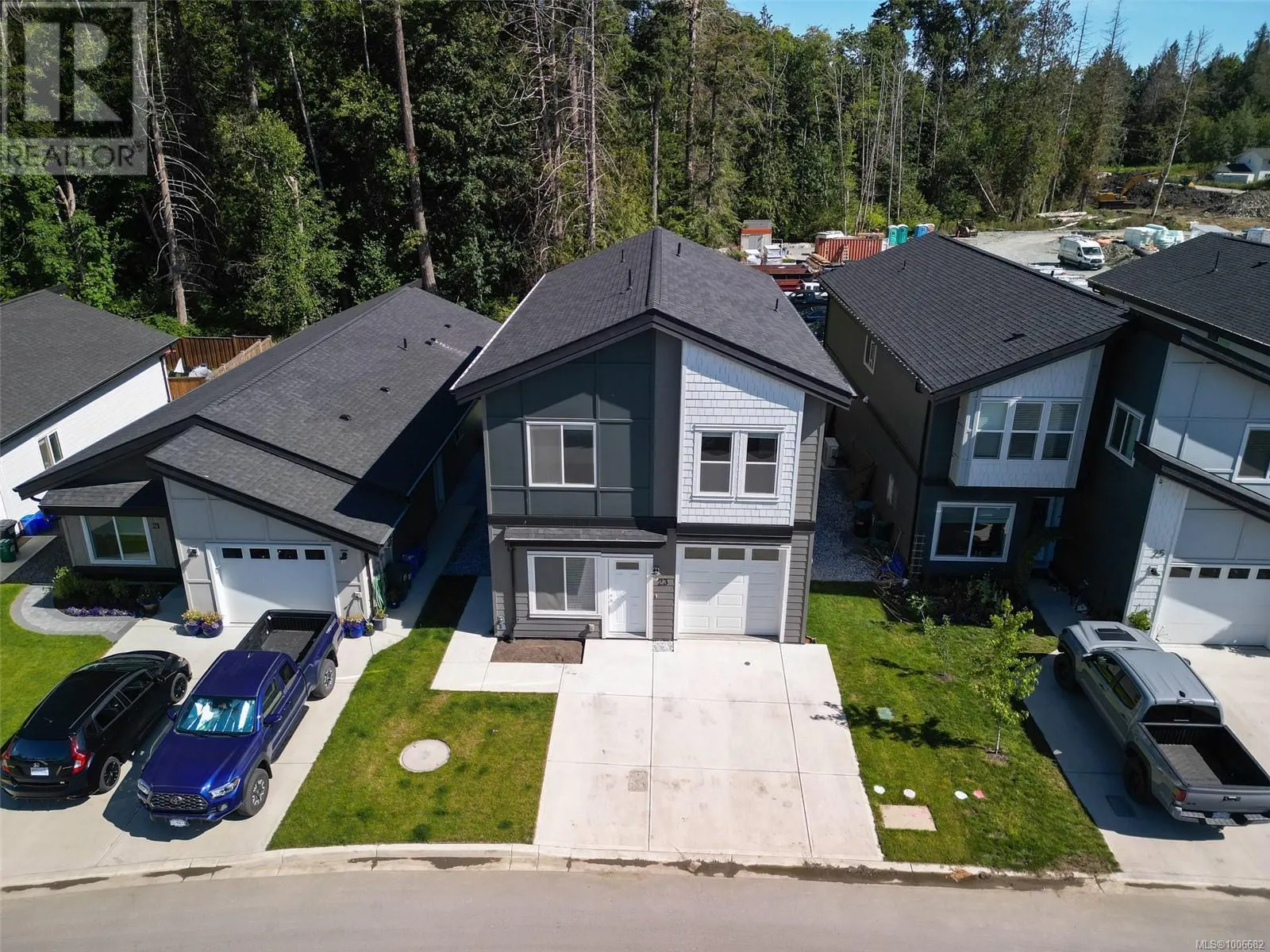 23 Saanich Ridge Dr