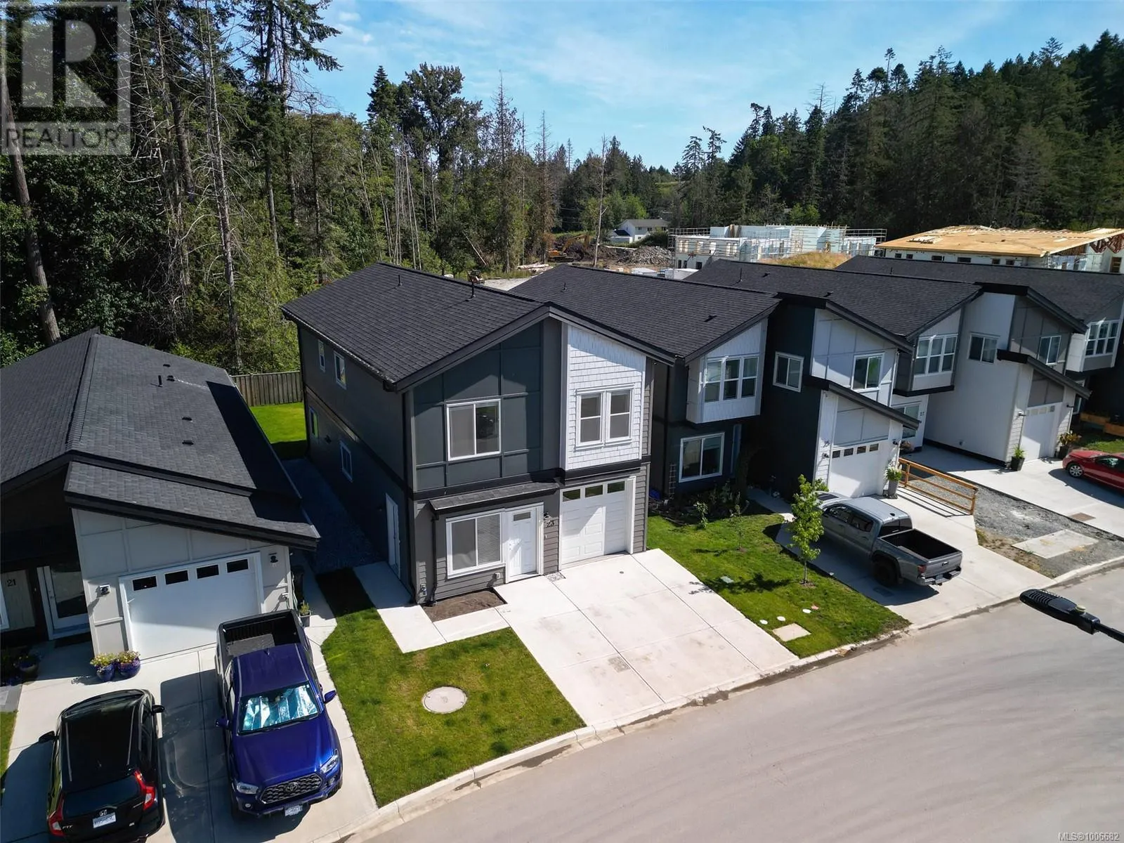 23 Saanich Ridge Dr