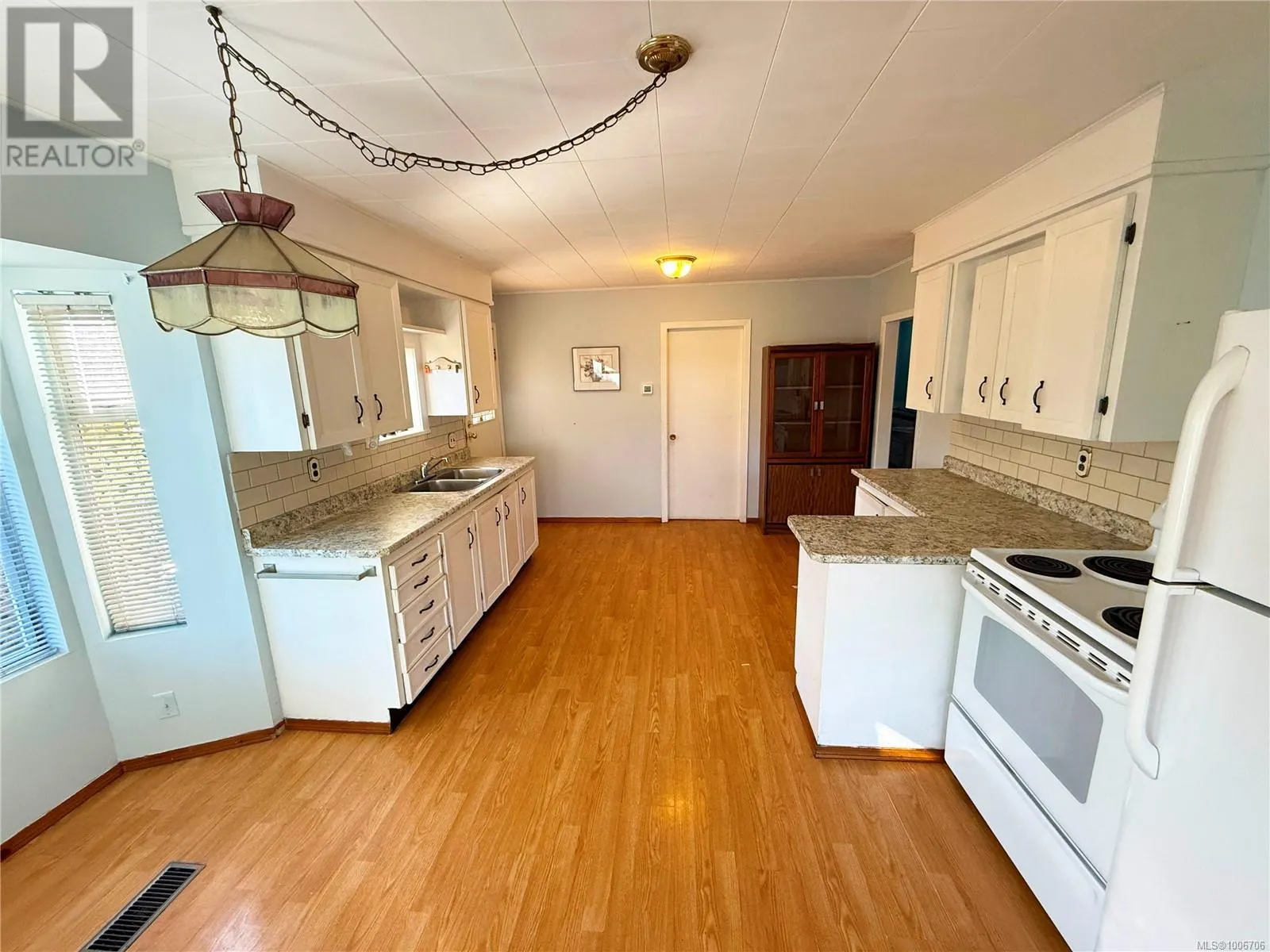 421 Third St