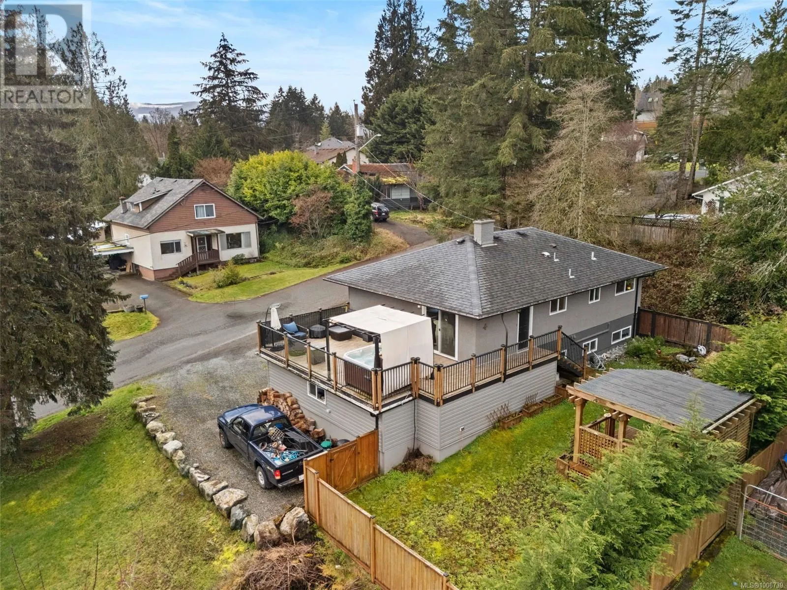 3039 Lashman Ave
