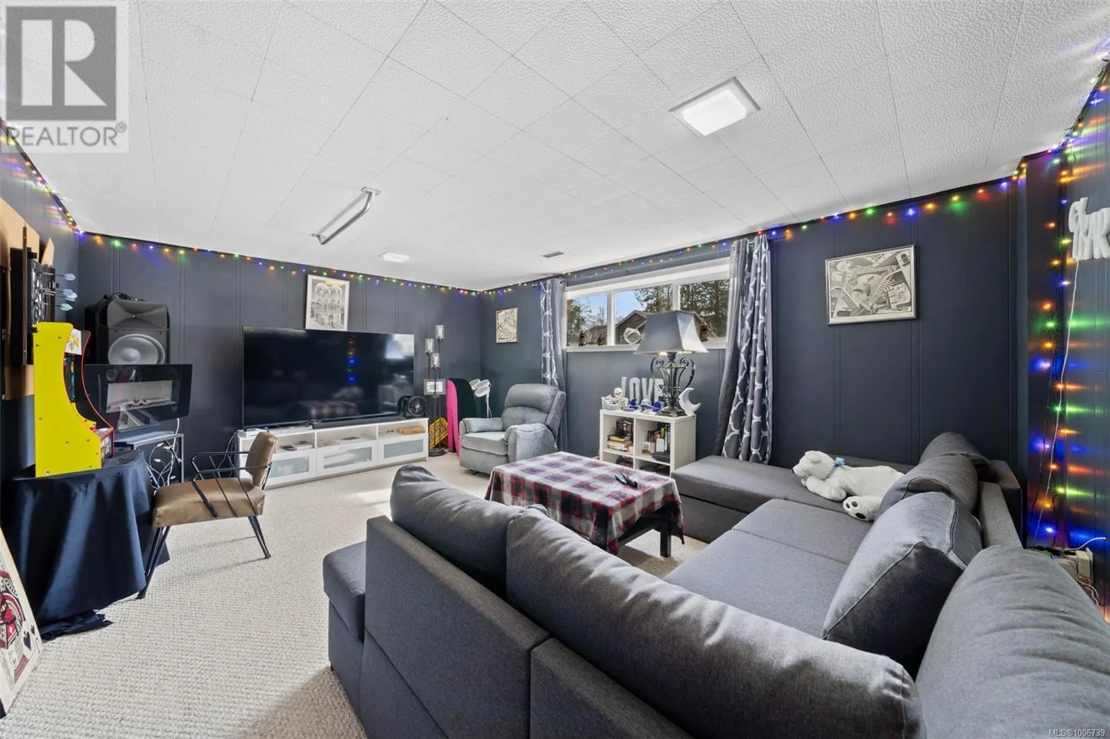 3039 Lashman Ave