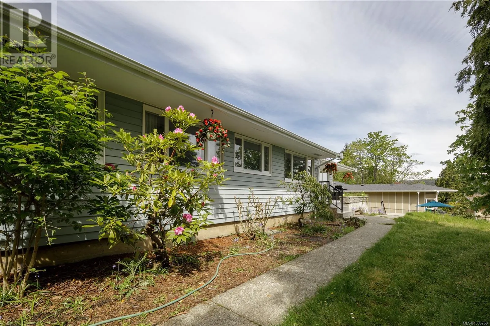 2555 Departure Bay Rd