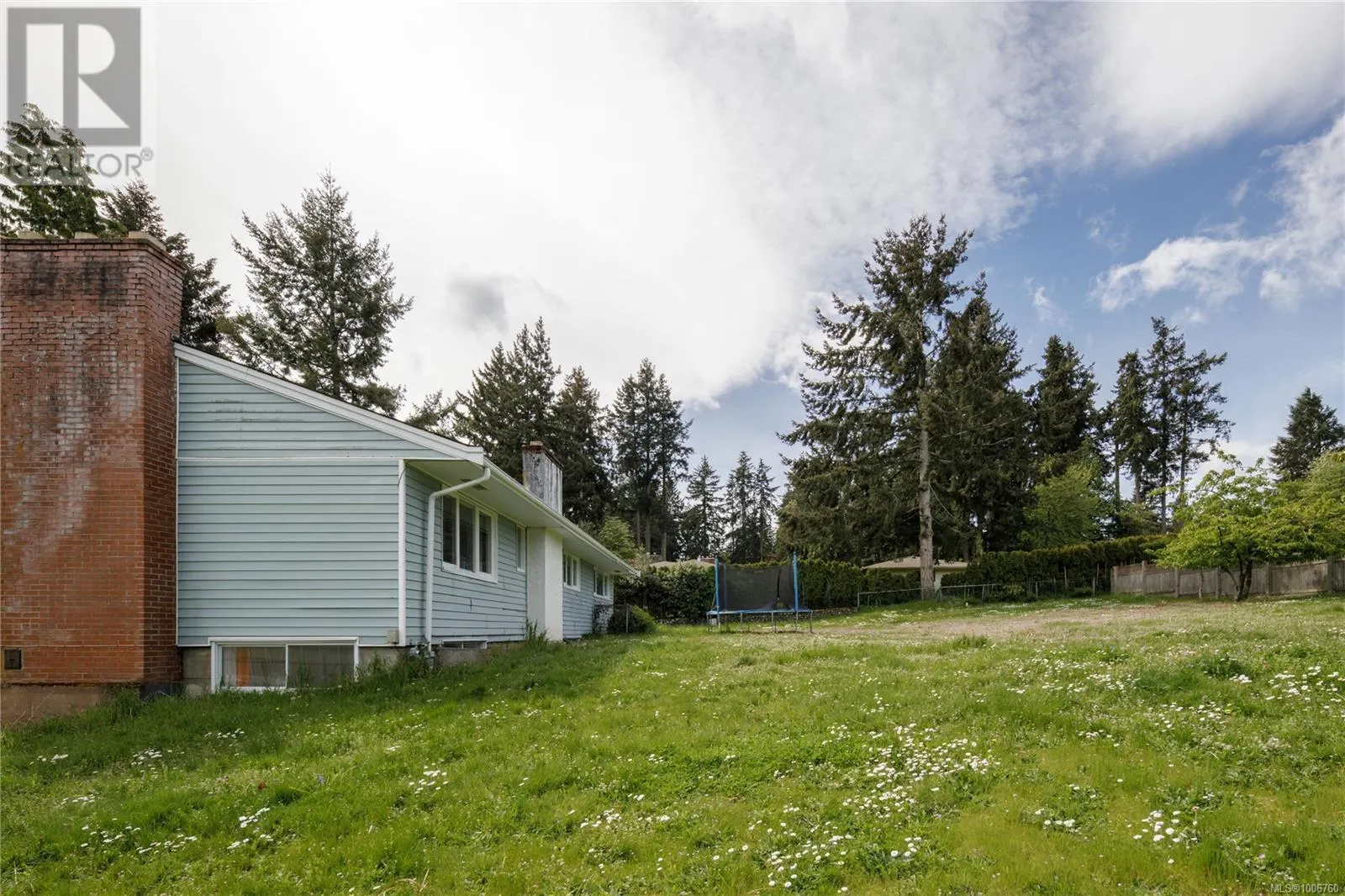 2555 Departure Bay Rd