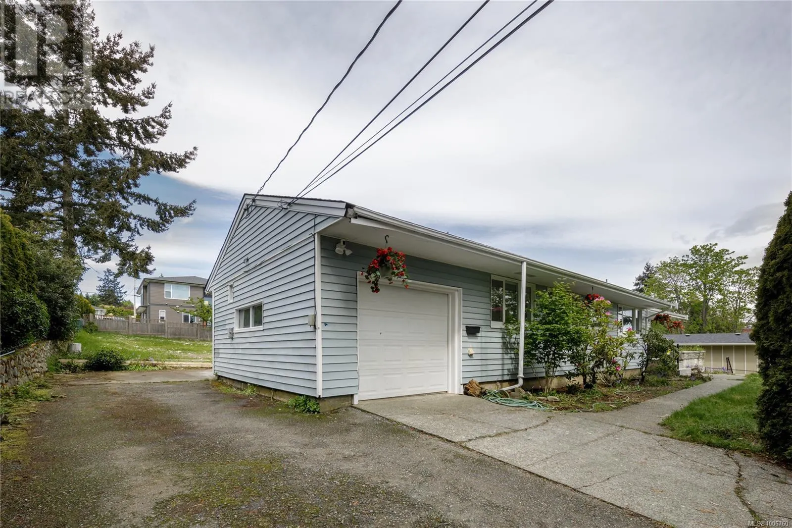 2555 Departure Bay Rd