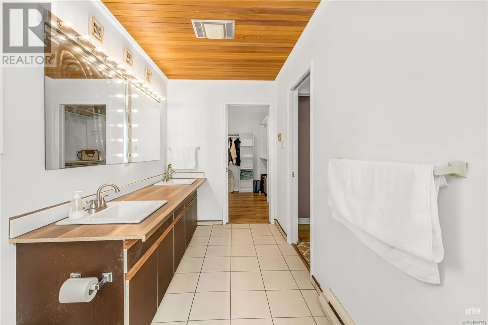 5540 Oceanview Terr