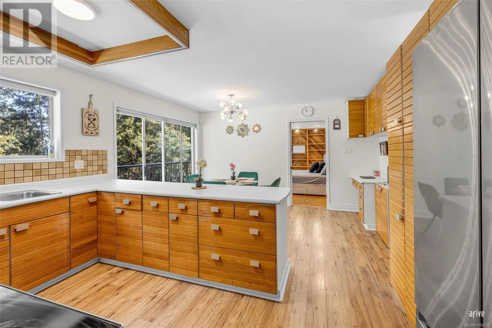 5540 Oceanview Terr