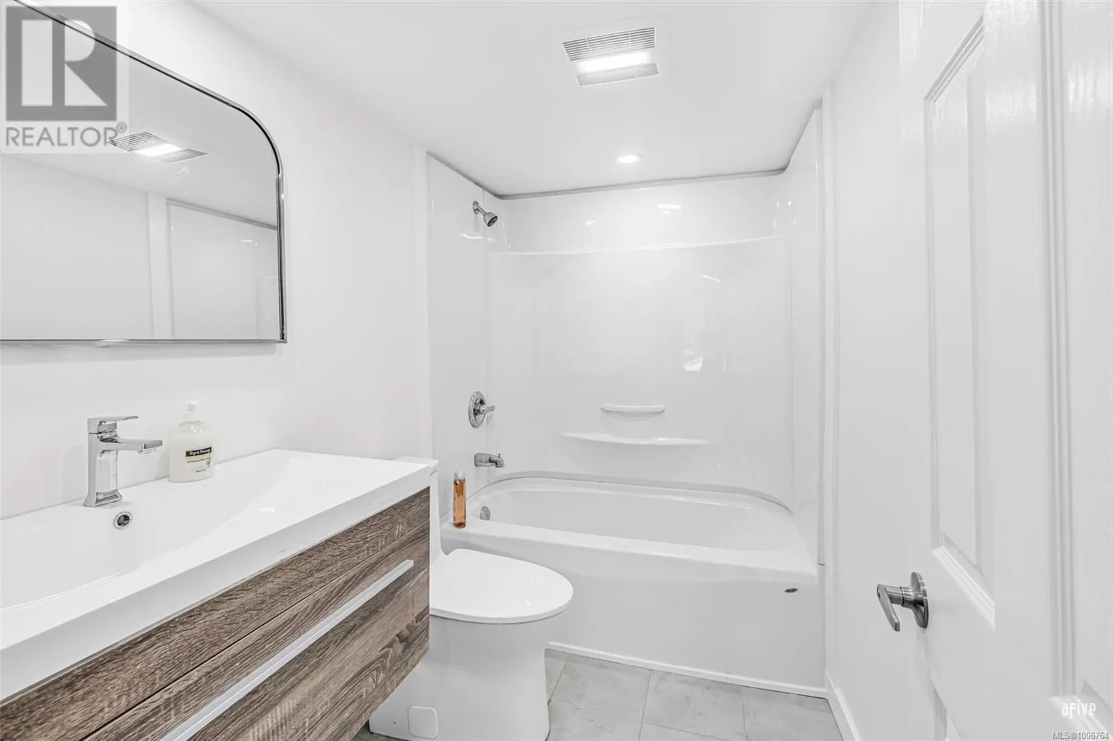5540 Oceanview Terr