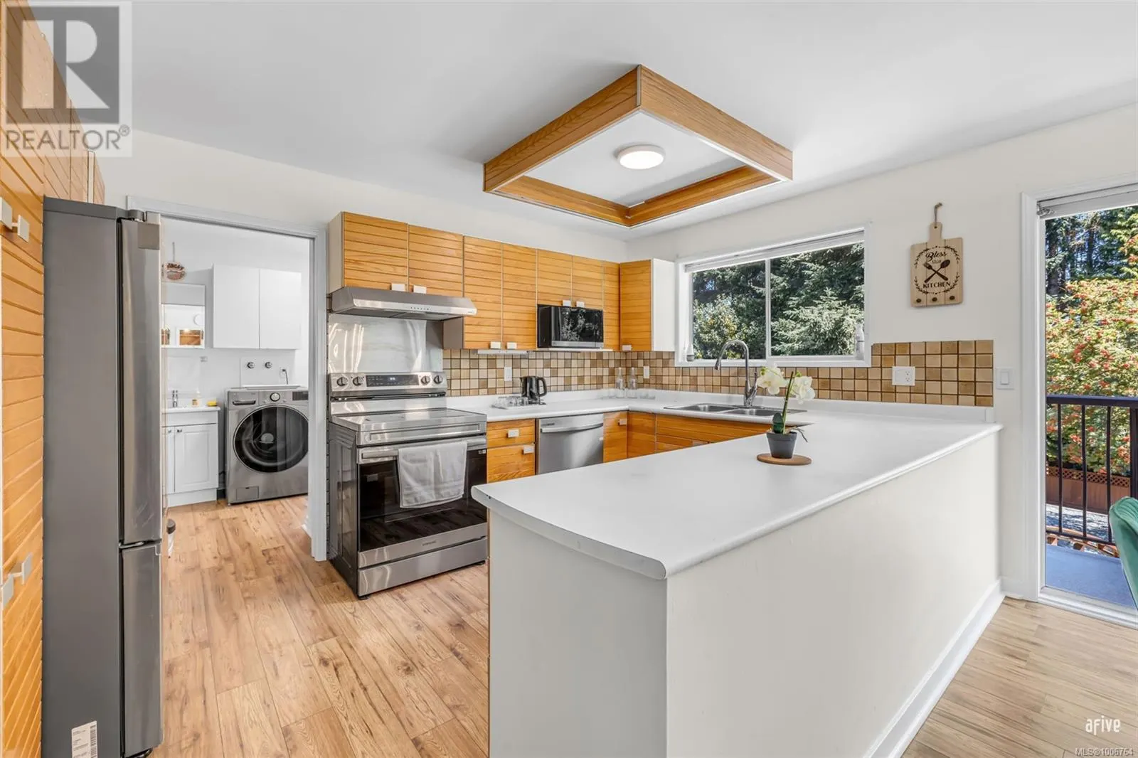 5540 Oceanview Terr