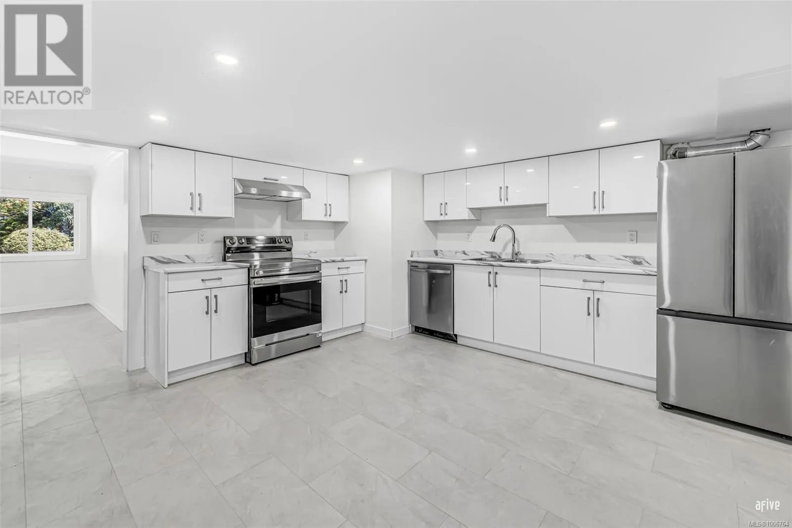 5540 Oceanview Terr