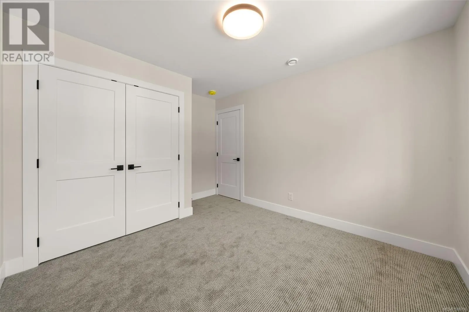 421 Rock Dove Pl