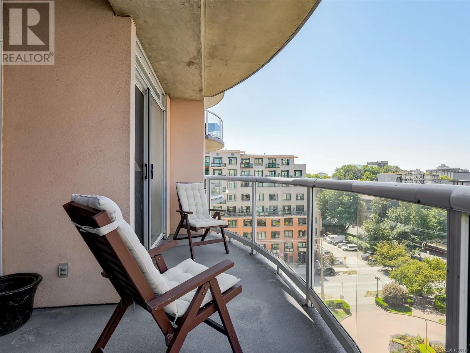 903 1020 View St