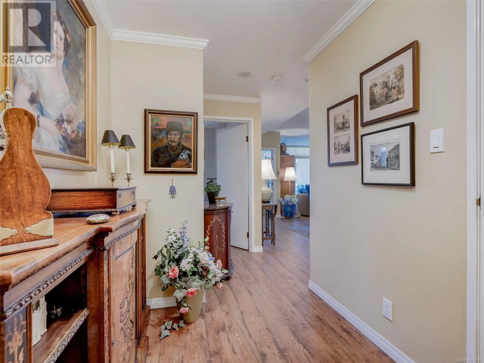 903 1020 View St