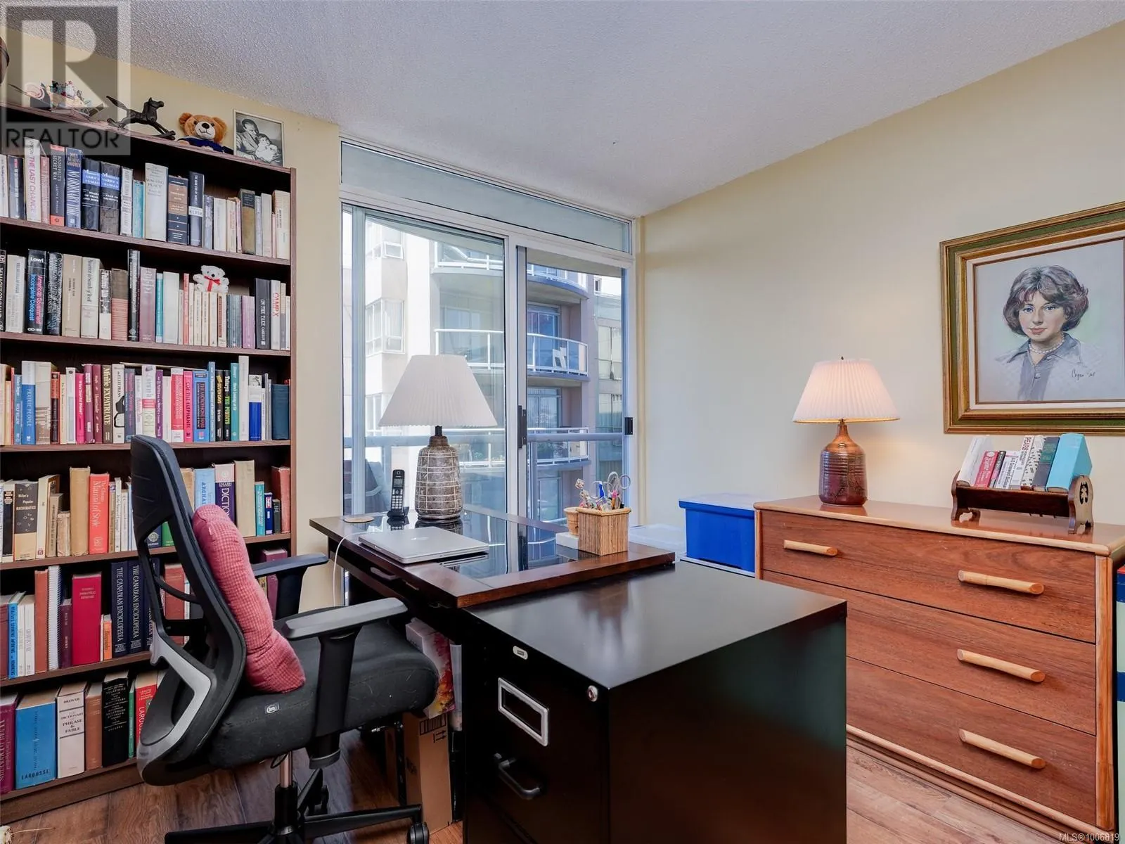 903 1020 View St