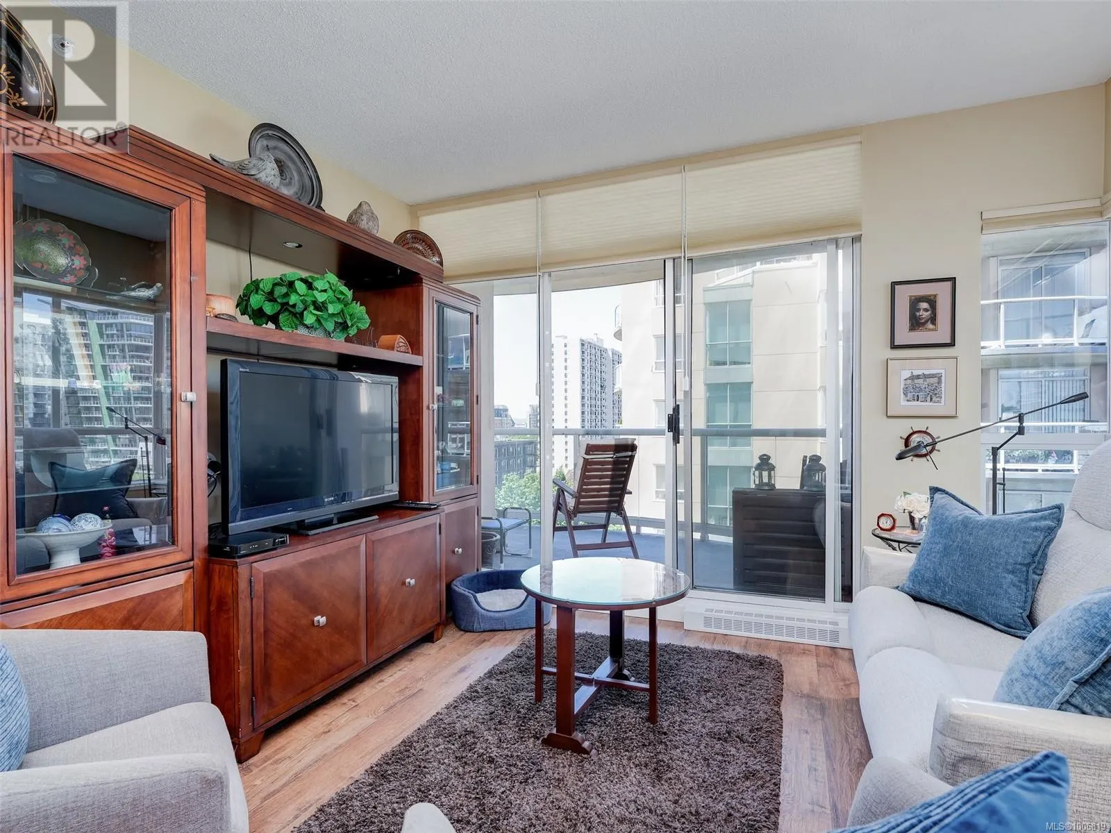 903 1020 View St