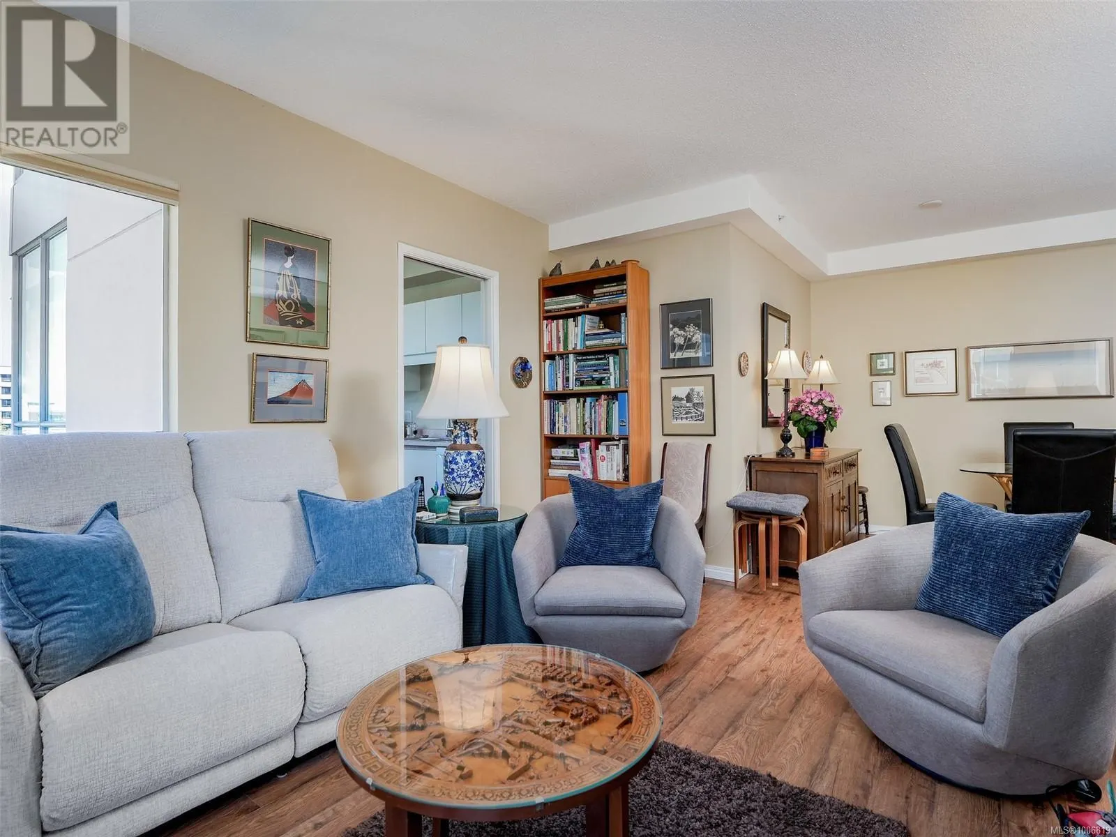 903 1020 View St