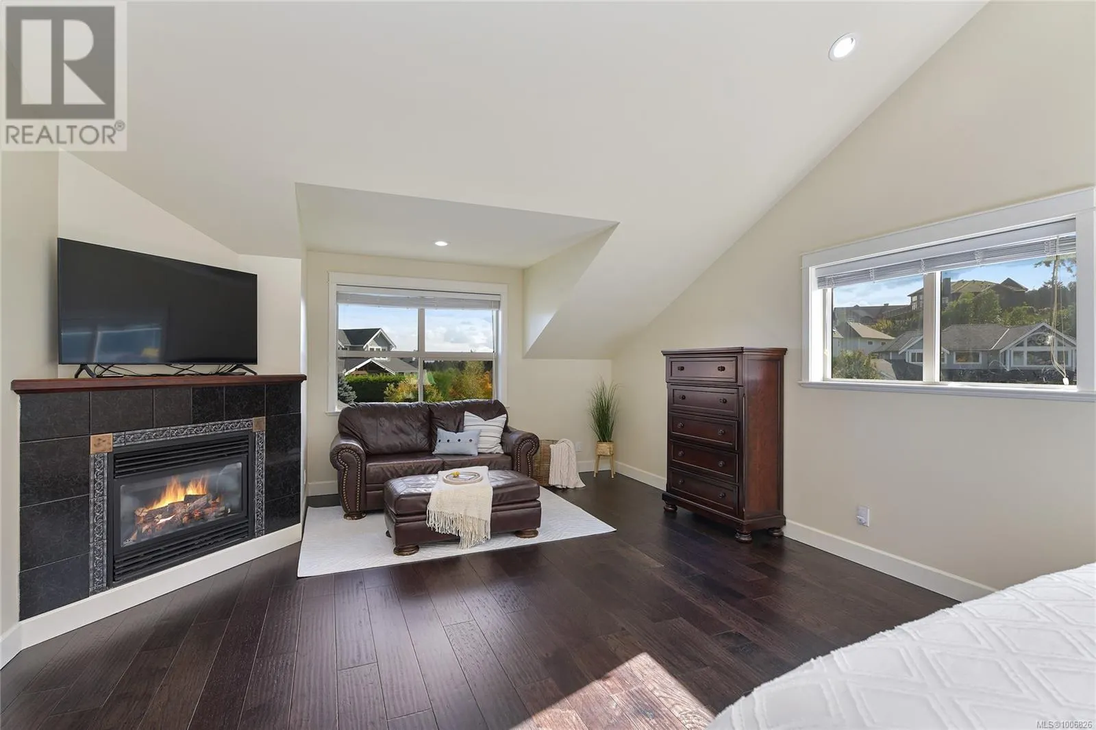 601 Sentinel Dr