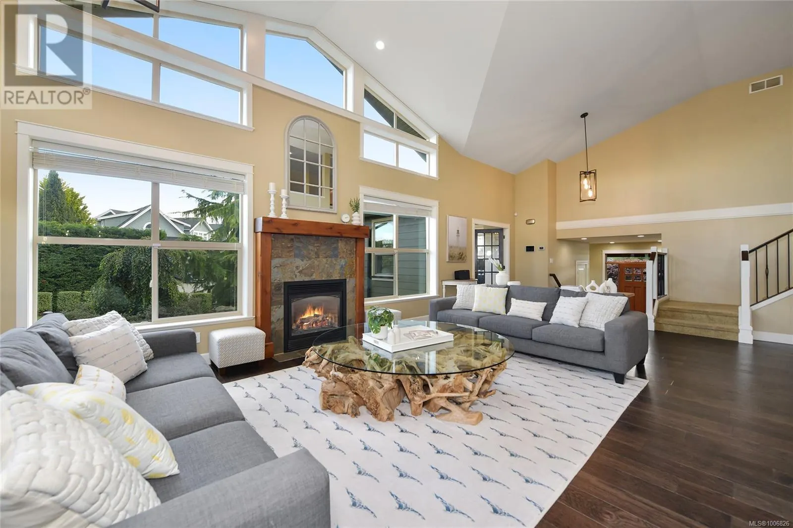 601 Sentinel Dr