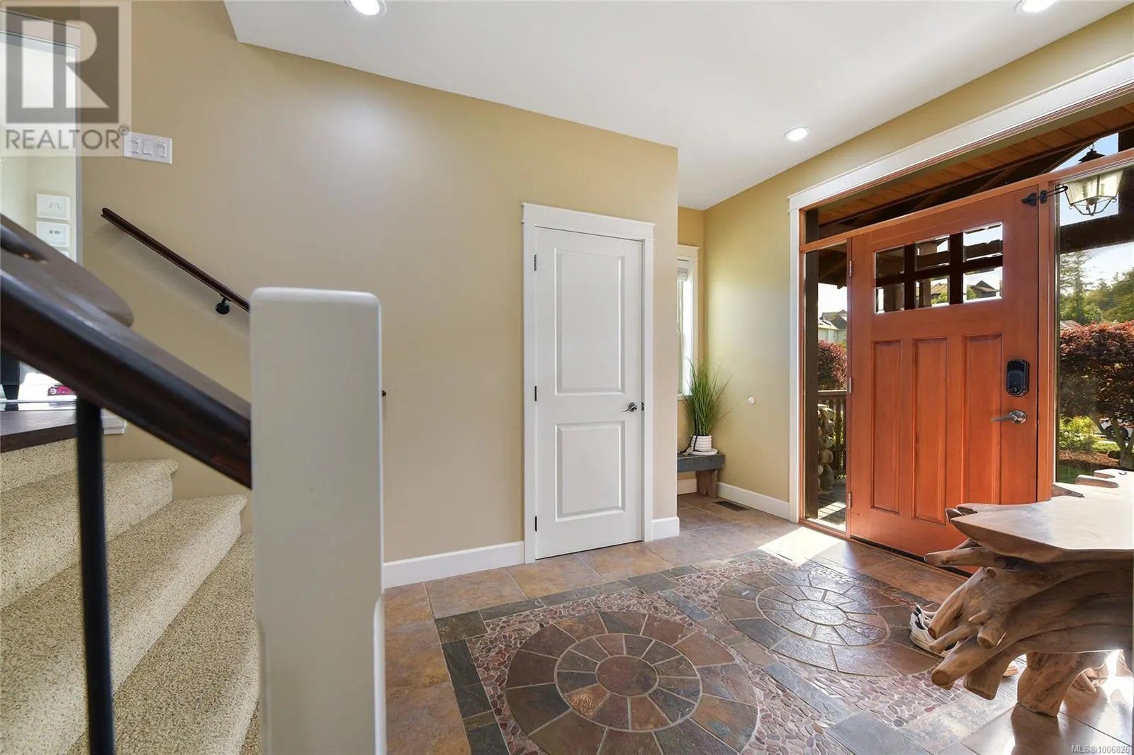 601 Sentinel Dr