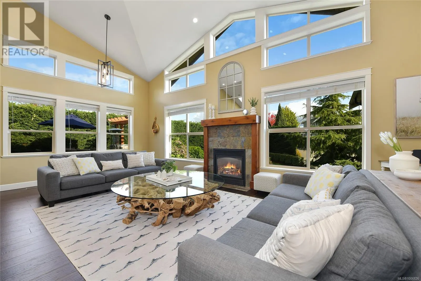 601 Sentinel Dr