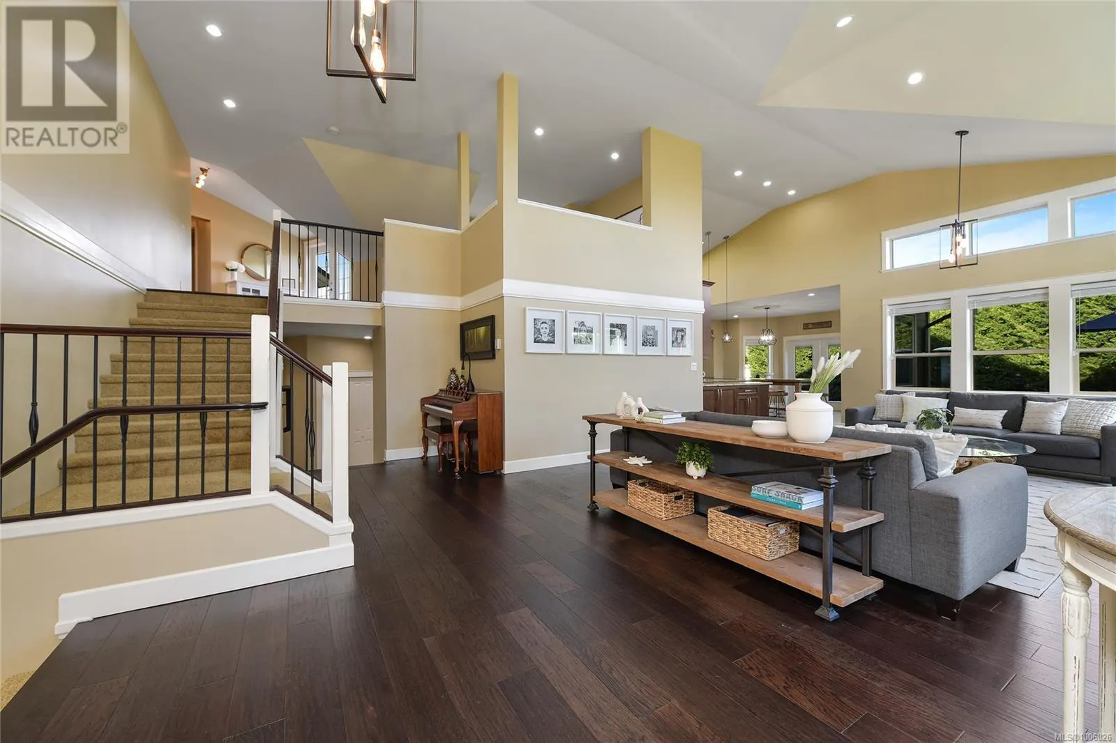 601 Sentinel Dr