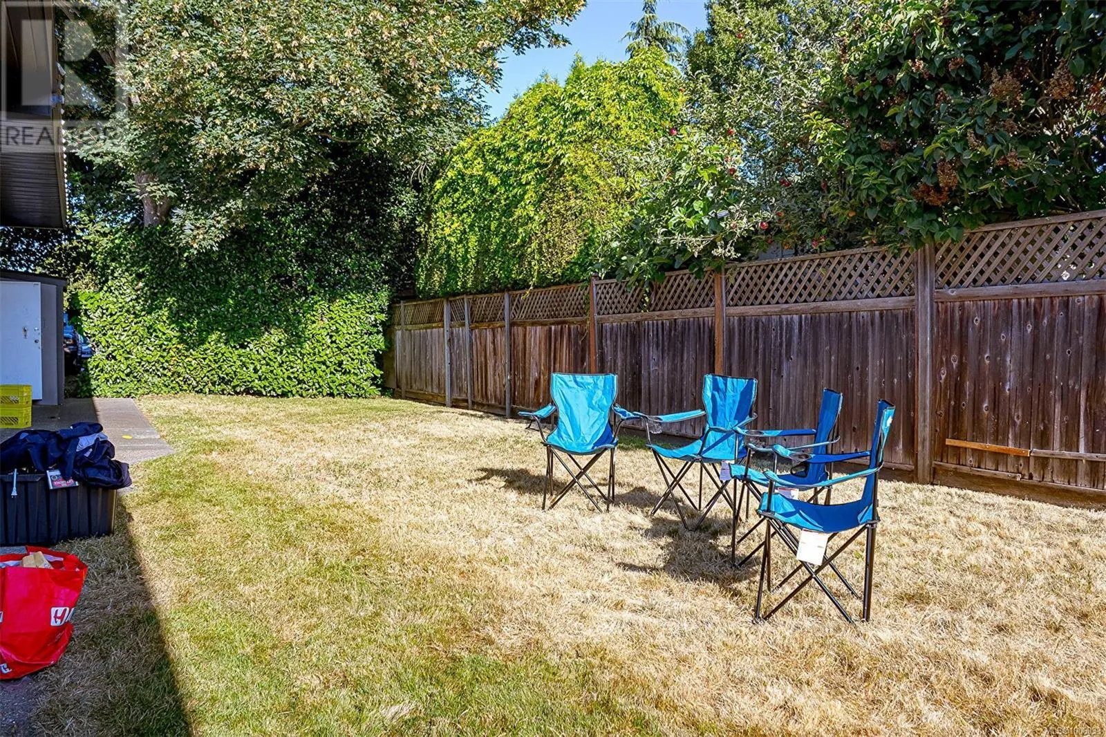 2018 Oak Bay Ave