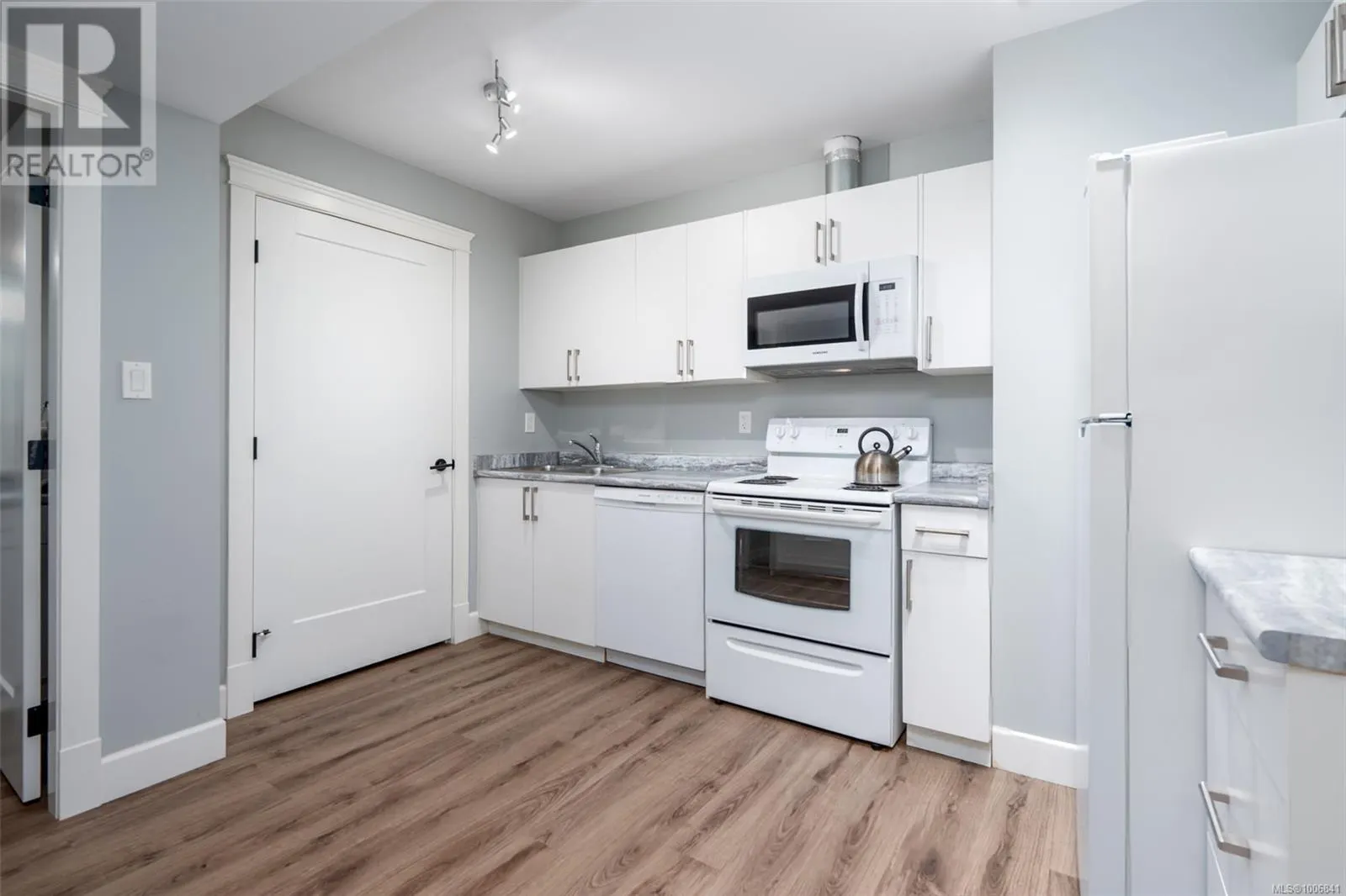 6634 Chisholm Trail