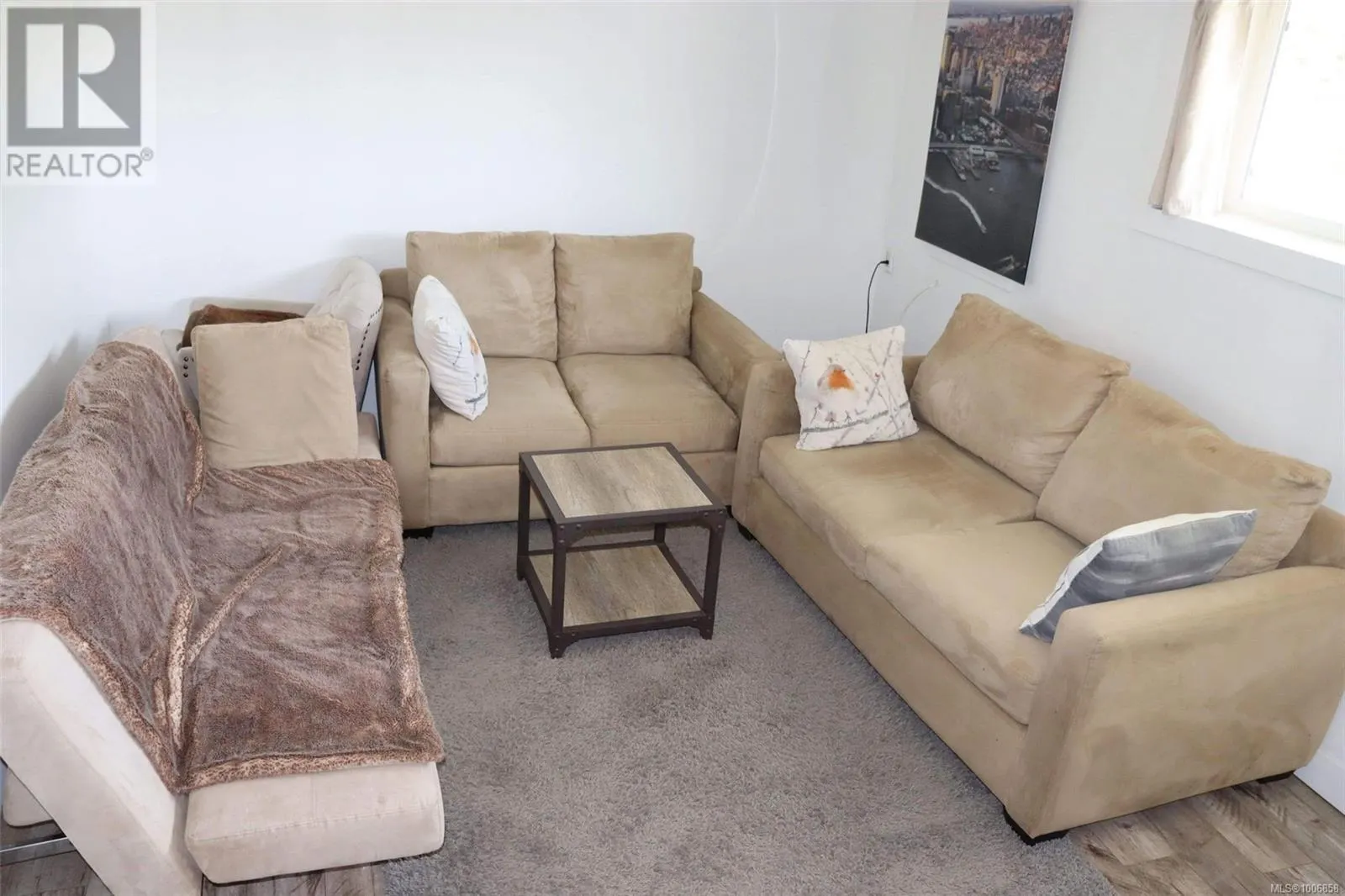 5221 Metral Dr