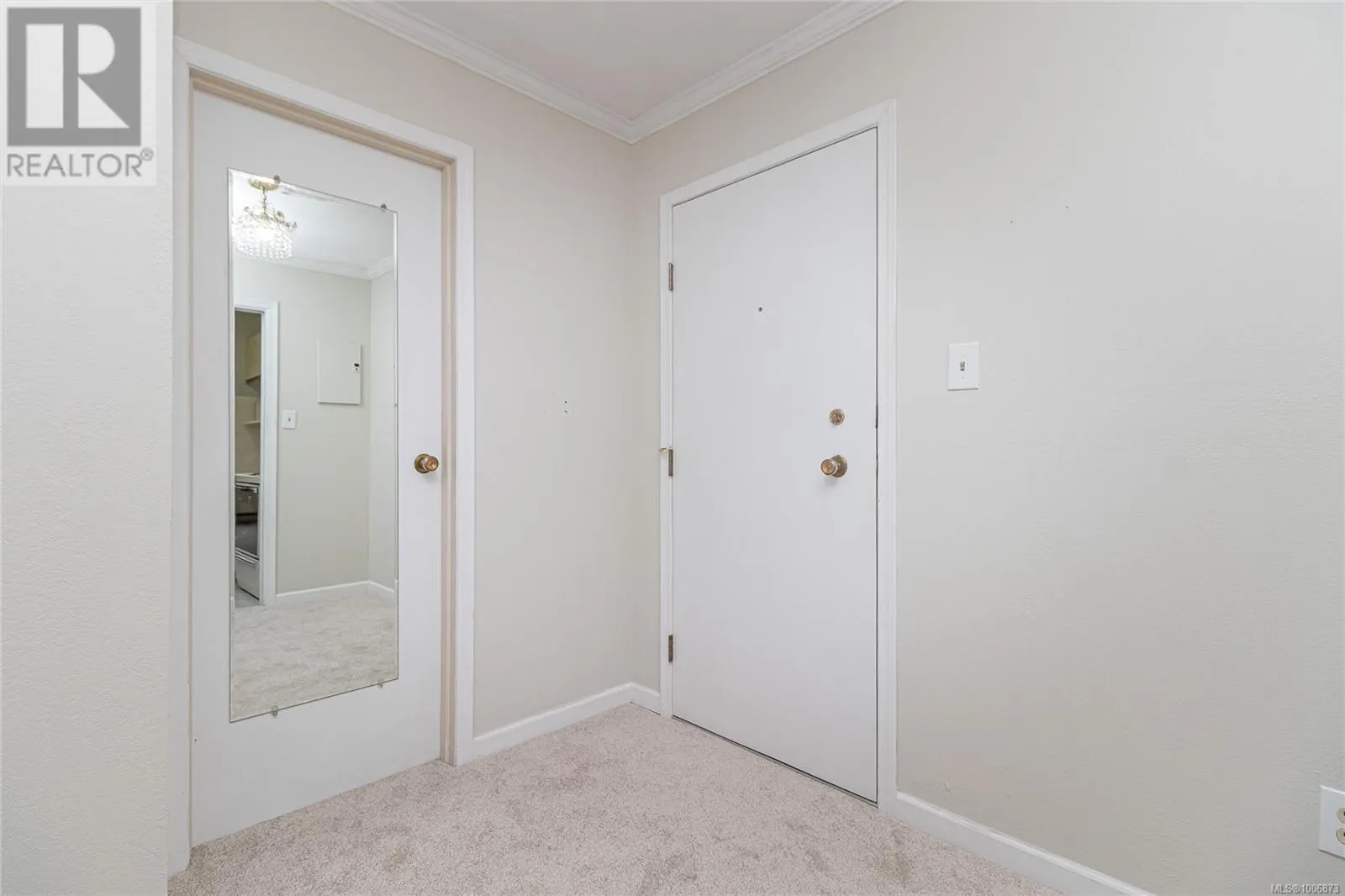 201 1115 Rockland Ave