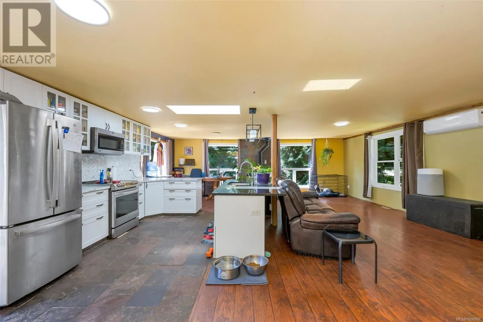 4547 Cowichan Lake Rd