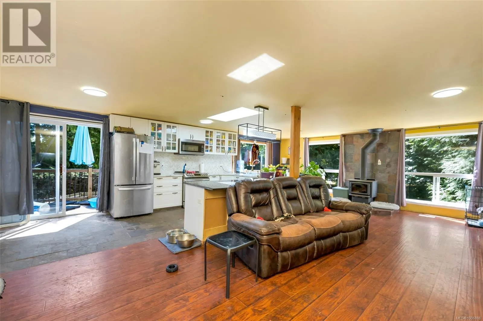4547 Cowichan Lake Rd