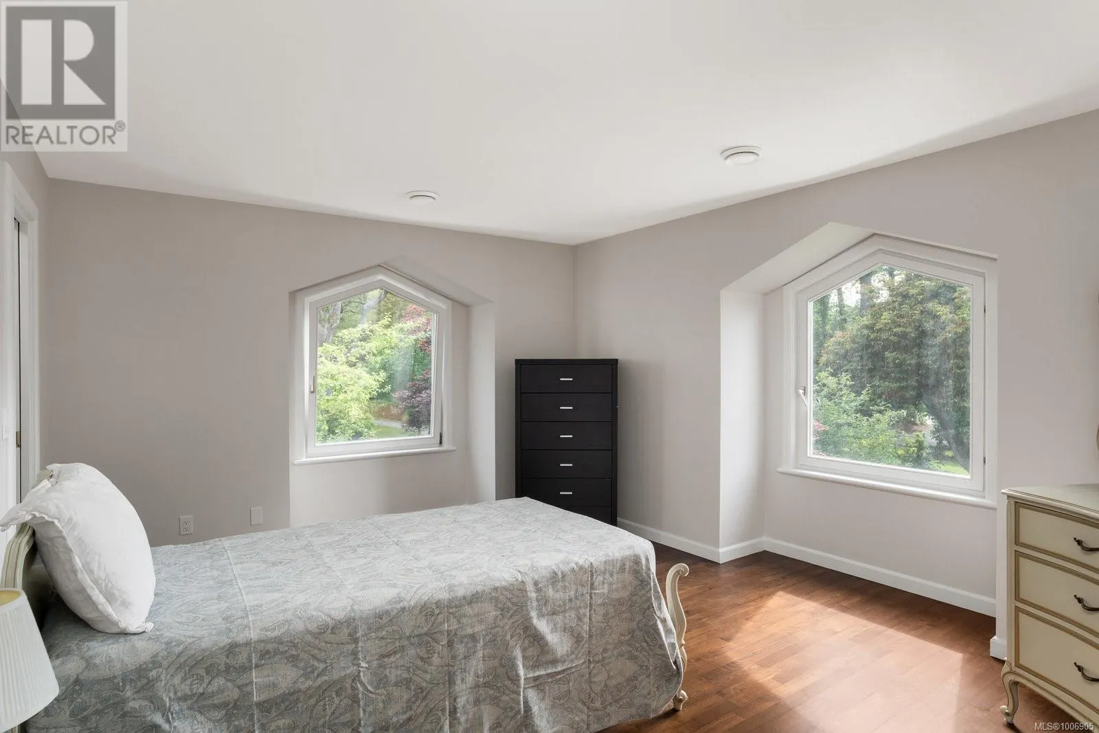 611 Island Rd