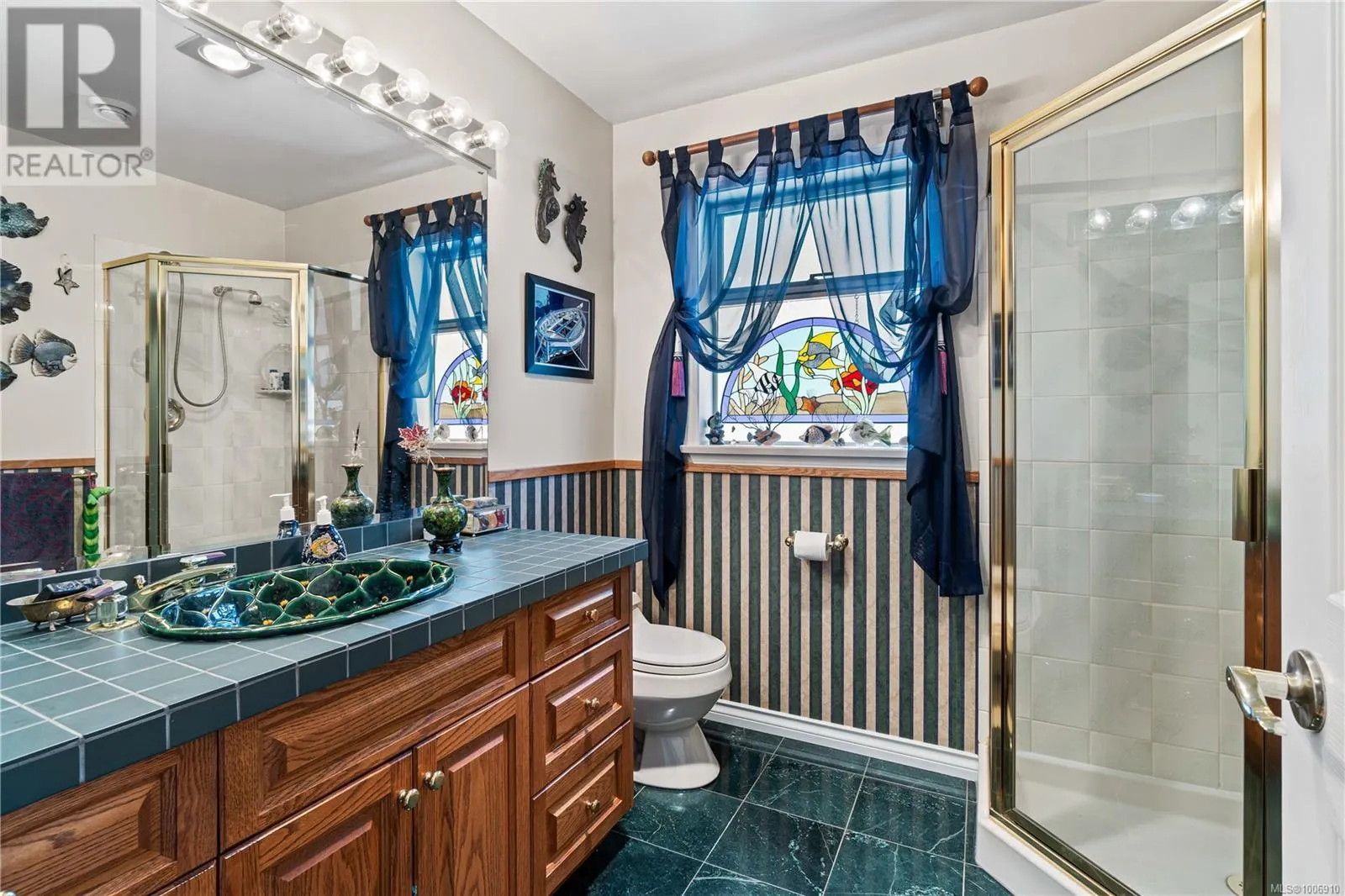 3049 Dolphin Dr