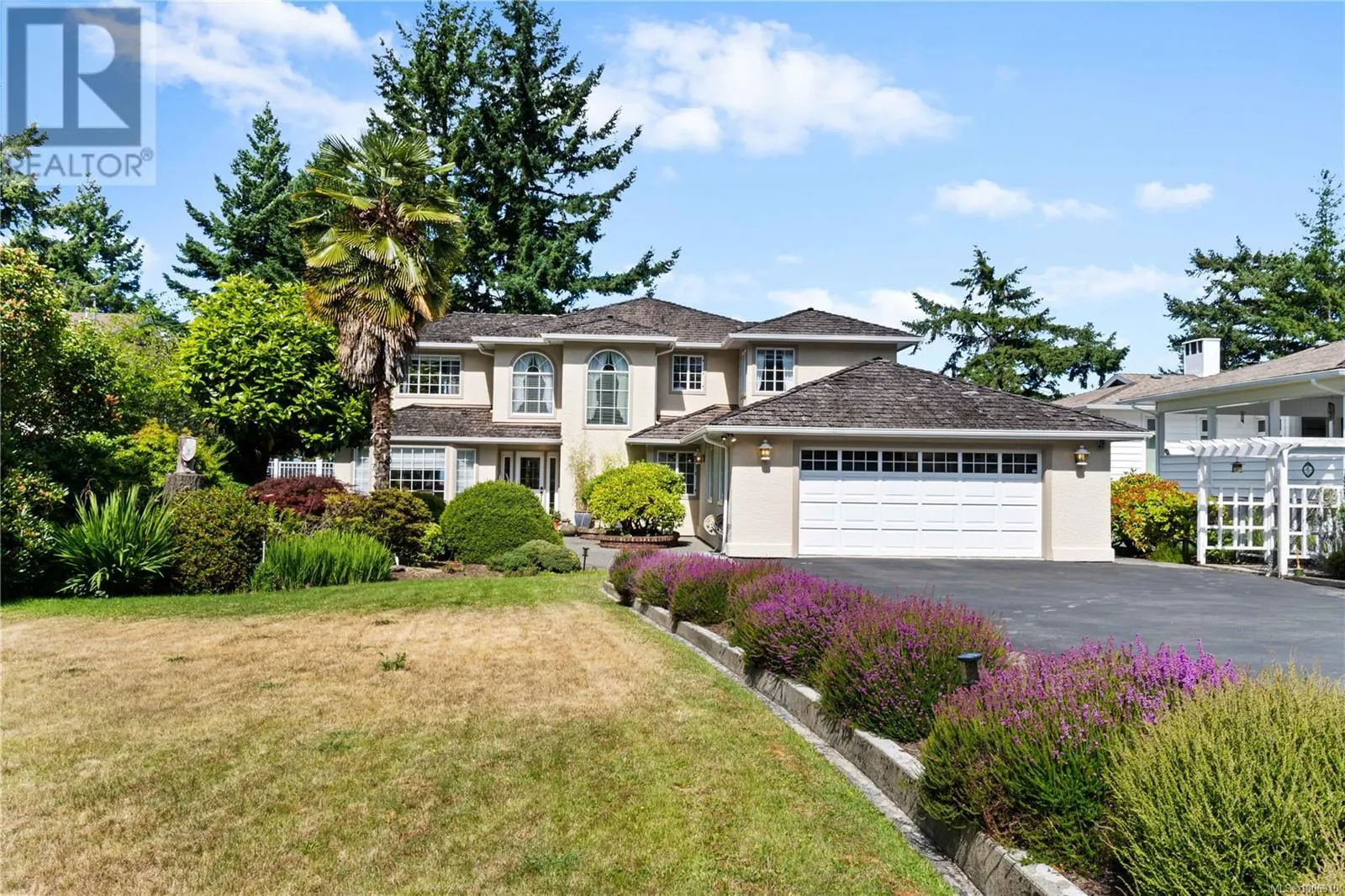 3049 Dolphin Dr