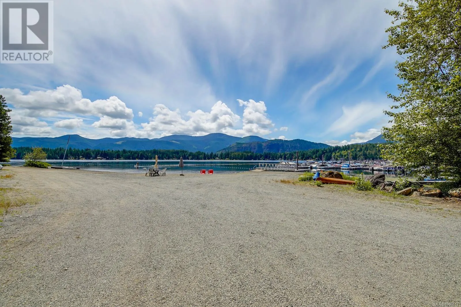 B7 10324 Lakeshore Rd