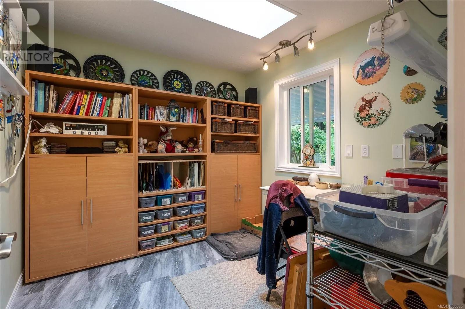 573 Tyee Cres