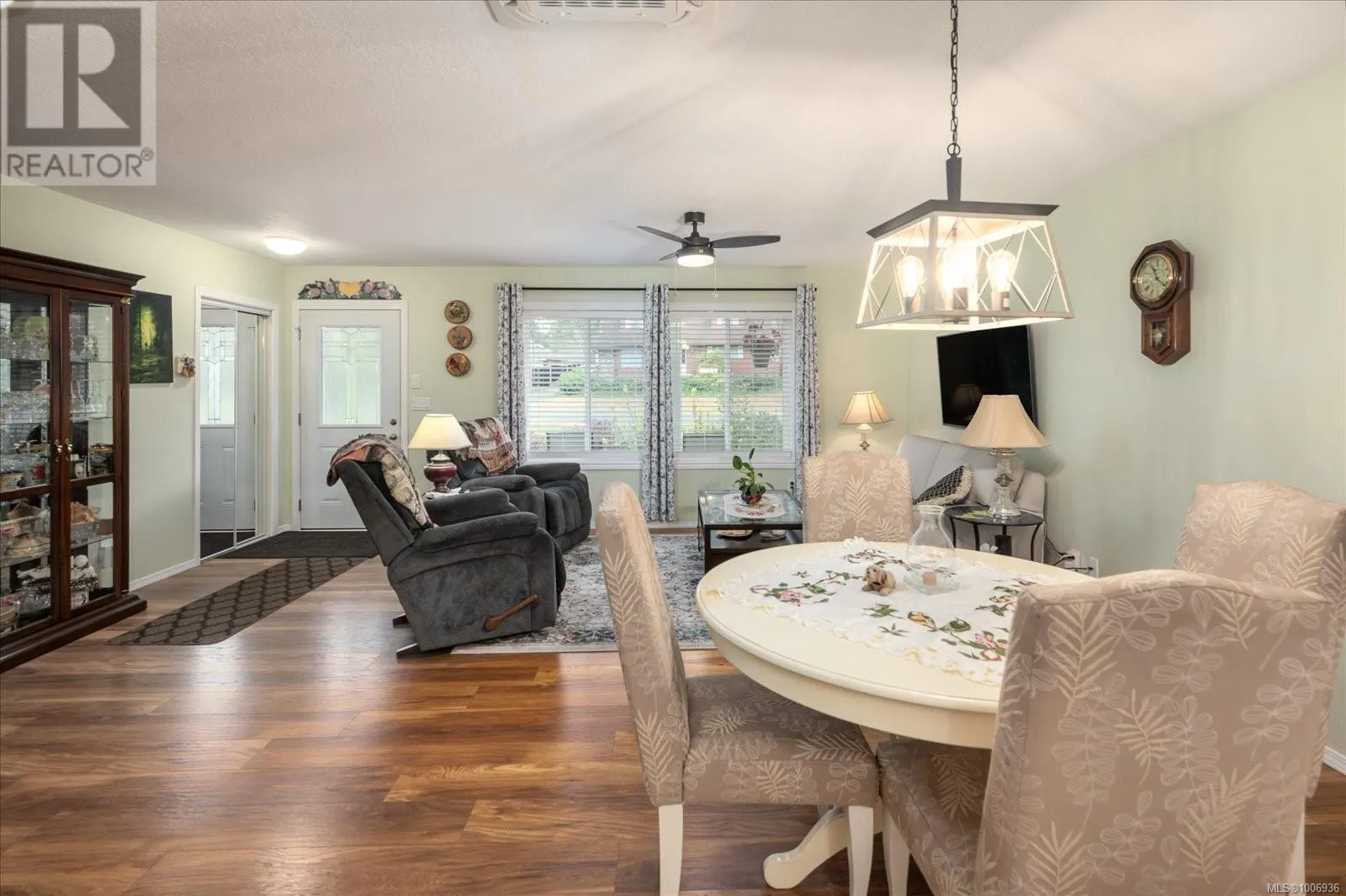 573 Tyee Cres