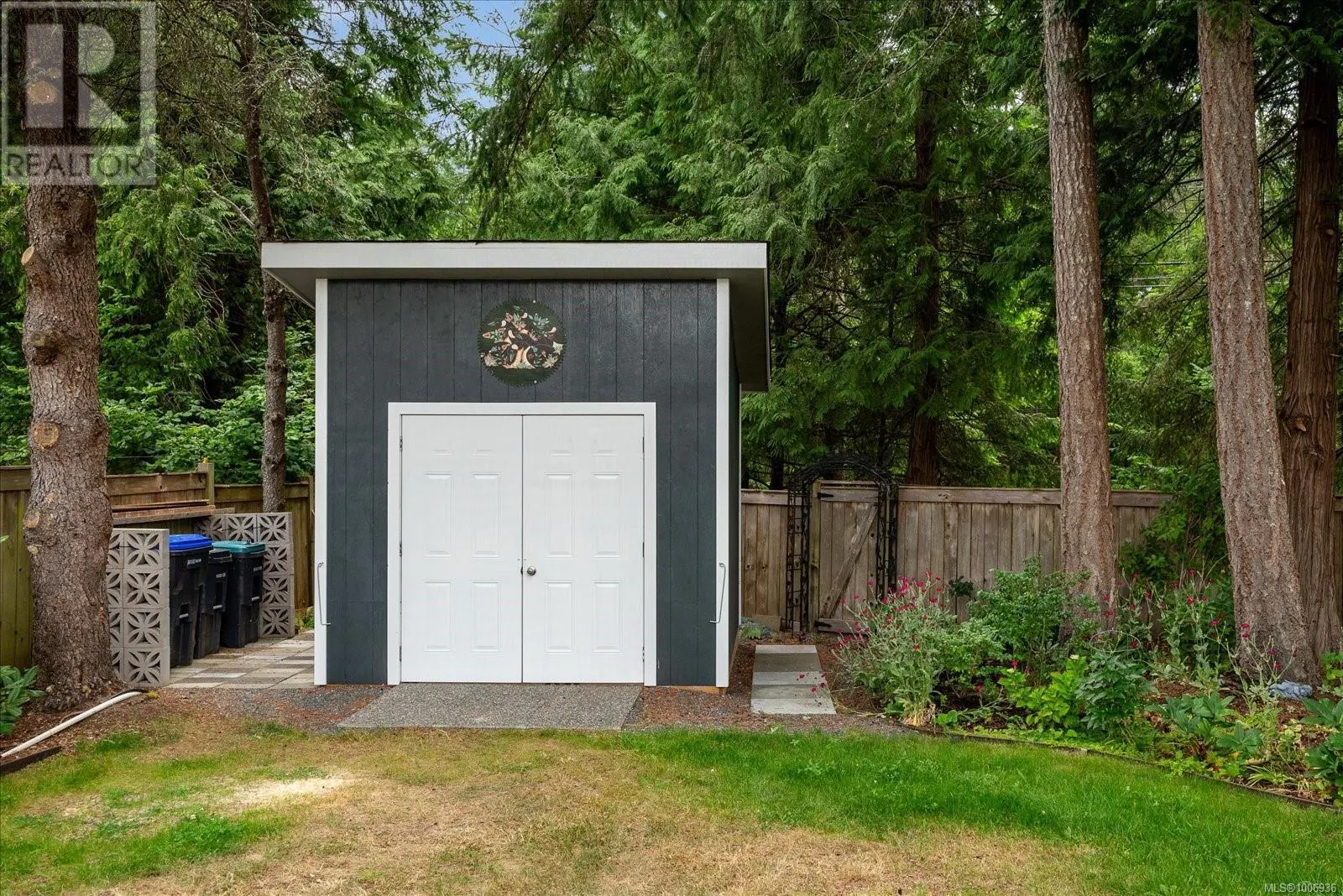 573 Tyee Cres