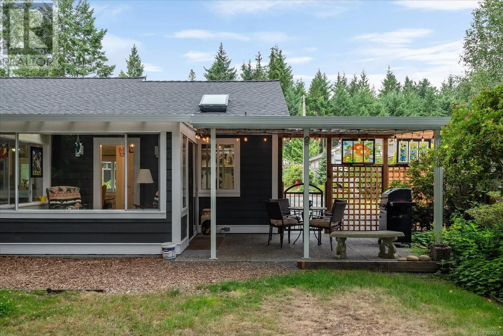 573 Tyee Cres